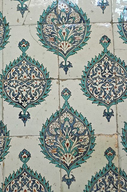 Iznik tile decoration - The Harem, Topkapi Palace Palace Drawing, Tile Decoration, Islamic Tiles, Fabric Tiles, Topkapi Palace, Iznik Tile, Turkish Tile, Turkish Tiles, Turkish Design