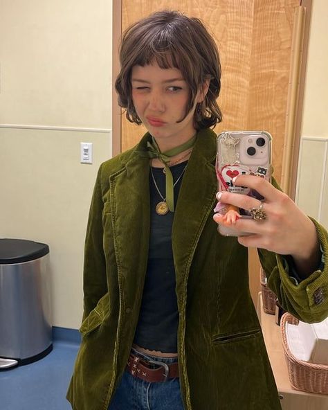 Madelyn Layer, Green Coat, 가을 패션, Autumn Outfit, Mode Vintage, Looks Style, Looks Vintage, Look Cool, Fashion Sense