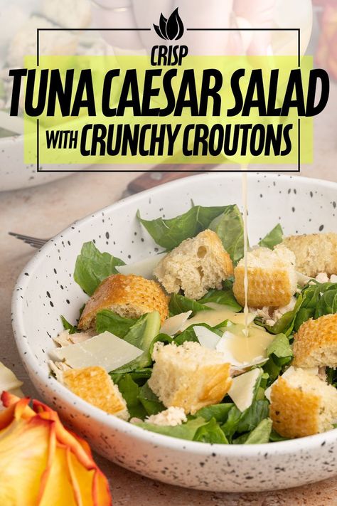 Treat yourself to the delicious and satisfying flavors of this Tuna Caesar Salad, a perfect meal option that combines the goodness of tuna with the classic taste of Caesar salad. Classic Salad, Croutons Homemade, Nutrition Diet, Pescatarian Recipes, Healthy Bites, Lunch Salads, Creamy Pasta, 5 Ingredient, Caesar Salad