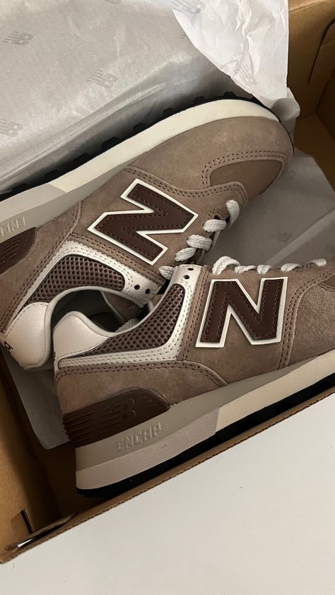 Brown shoe, brown sneaker, new balance, lifestyle shoe Best New Balance Shoes For Men, New Balance Aesthetic Men, Shoes Aesthetic For Men, Datt Shoes, Lifestyle Shoes For Men, Mens Shoes New Balance, New Balance Shoes For Men, New Balances Brown, Shoe New Balance