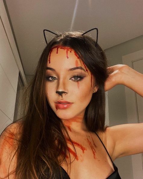 Cat Women Makeup Look, Cat Women Makeup, Cat Woman Makeup, Cat Costumes Women, Halloween Cat Makeup, Cat Costume Makeup, Halloween Women Makeup, Cat Costume Halloween, Halloween Costumes Women Scary