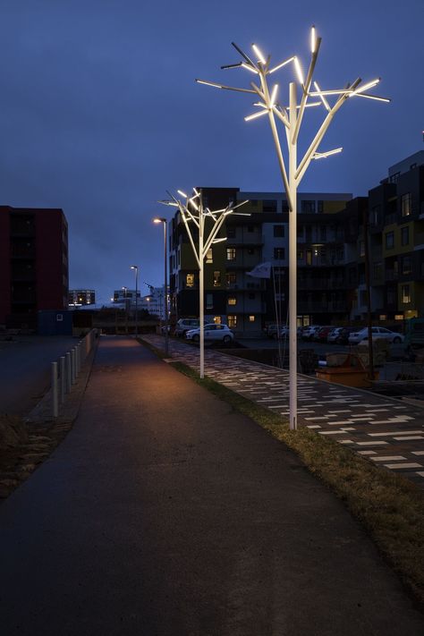 Rooftop Terrace Lighting, Modern Street Light, Street Lighting Design, Street Lights, Urban Lighting Design, Porch Ceiling Lights, Modern Landscape Lighting, Street Light Design, Park Lighting