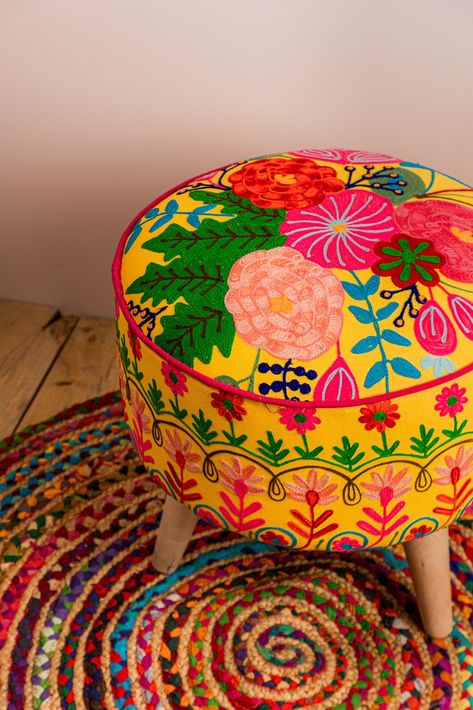 Quirky Ottoman, Colourful Ottoman, Kursi Ban, Stools For Living Room, Stool Ideas, Floral Armchair, Wooden Footstool, Tire Craft, Floral Chair