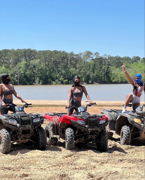 Fourwheeling Outfit, Fourwheeling Aesthetic, Fourwheeler Aesthetic, Four Wheeling, Who Do You Love, Green Acres, Country Lifestyle, Cute Friend Photos, Birthday Board