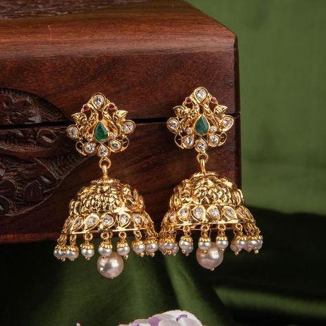 Earings Design Gold Butta, Jumkilu Gold, Earrings Models Gold, Gold Jumki Designs Earrings, Gold Earrings Latest Designs, Light Weight Gold Buttalu, Butta Kammalu Gold Designs, 5grams Gold Earrings, South Indian Wedding Jewelry Sets