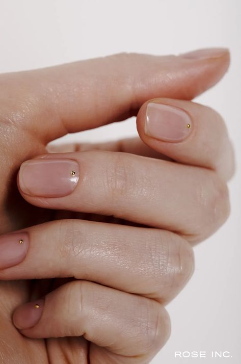 Harriet Westmoreland’s Elevated Everyday Manicure – Rose Inc Neutral Nail Polish Colors, Essie Nail Colors, Nail Gems, Nail Looks, Pink Ombre Nails, Minimal Nails, Wedding Nails Design, Glitter Nail, Neutral Nails