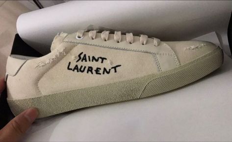 Aesthetic Trainers, Trainers Aesthetic, Aesthetic Wishlist, Saint Laurent Court Classic, Vogue Aesthetic, Saint Laurent Sneakers, Embroidered Sneakers, Vogue Models, Longchamp Bag