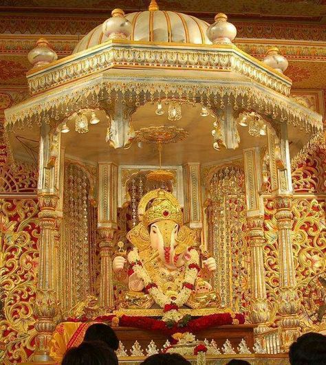 SHRIMANT - DAGDU SETH HALWAI GANPATI DARSHAN.... Dagdusheth Ganpati, Ganpati Photo Hd, Om Gam Ganapataye Namaha, Ganesh Chaturthi Decoration, Ganpati Bappa Wallpapers, Whatsapp Pictures, Sri Ganesh, Ganpati Bappa Photo, Ganpati Festival