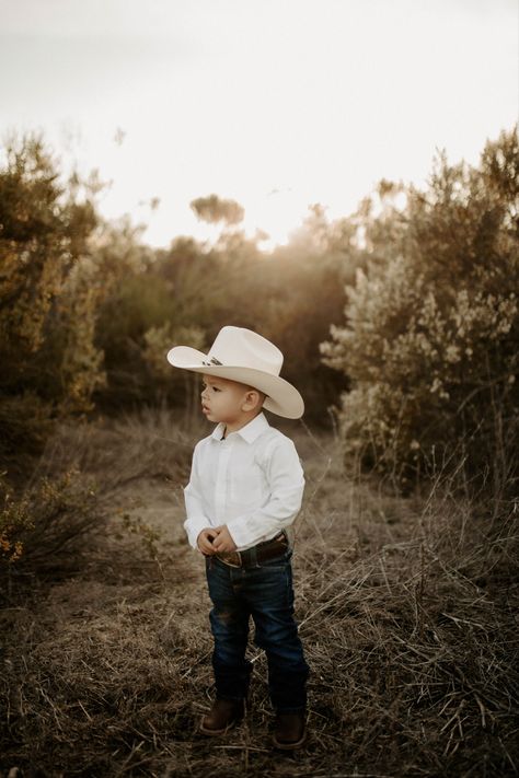 Mexican Family Photoshoot in Napa, Ca. Rocio Rivera Photography Mexican Newborn Photoshoot, Family Cowboy Photoshoot, Cowboy Baby Style, Boy Ootd, Western Photo Shoots, Toddler Fits, Willis Family, Cowboy Boot Outfits, Western Photoshoot