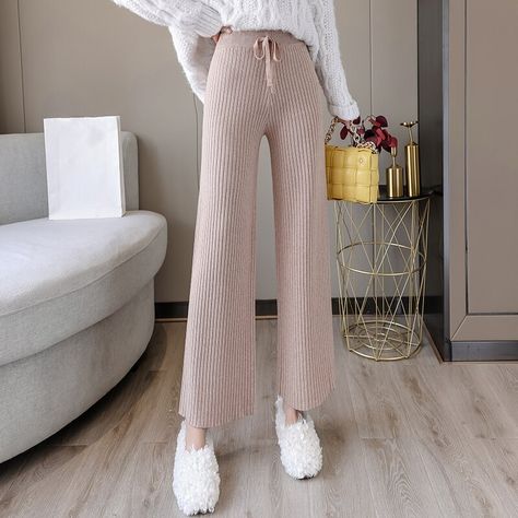 Winter Pants Women, Flair Pants, Pants Drawing, Drawing Minimalist, Ladies Trousers, Knit Wear, Warm Pants, Womens Wide Leg Pants, Pants Elastic Waist