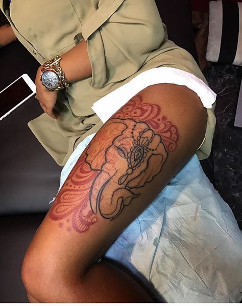 PINNED BY: @LOVEMEBEAUTY85 Elephant Thigh Tattoo, Cute Thigh Tattoos, Girl Thigh Tattoos, Hip Thigh Tattoos, Yakuza Tattoo, Snakebites, Black Girls With Tattoos, 4 Tattoo, Pretty Tattoos For Women