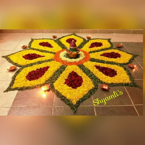 Diwali Flower Rangoli At Home, Zendu Flowers Rangoli, Marigold Flower Rangoli Designs, Unique Flower Rangoli, Semi Circle Flower Rangoli, Rangoli On Stairs, Floral Rangoli Designs Diwali, Simple Flower Rangoli Diwali, Rangoli From Flowers