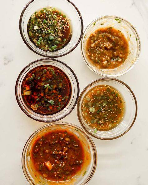 5 Hotpot Dipping Sauces to Try (Updated for 2023!) – Good Maison Hot Pot Dipping Sauce Recipe, Hot Pot Dipping Sauce, Chinese Fondue, Communal Dining, Dumpling Sauce, Asian Dipping Sauce, Hot Chili Oil, Hot Pot Recipe, Sauces Recipes