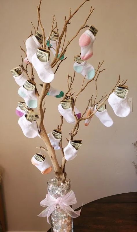 40+ Easy Baby Shower Ideas for Girls - Holidappy Baby Shower Tree, Easy Baby Shower, Shower Prizes, Idee Babyshower, Baby Shower Baskets, Baby Shower Treats, Baby Shower Theme Decorations, Baby Shower Crafts