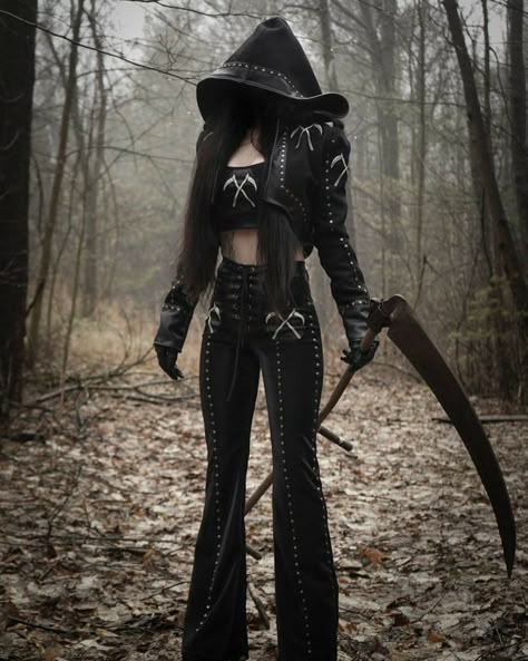 Grim Reaper Clothes, Grim Reaper Halloween Costume, Sharon Ehman, Grim Reaper Costume, Reaper Costume, Cosplay Ideas Women, Most Creative Halloween Costumes, Halloween Costumes 2022, Toxic Vision