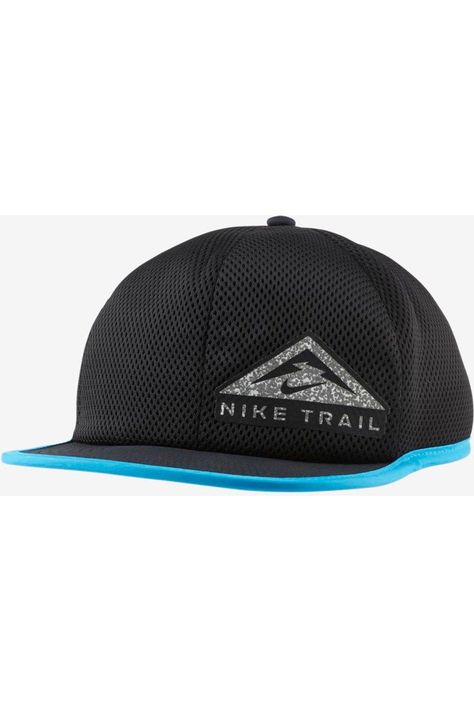 COBERTURA LEVE E VENTILADA.Percorra caminhos alternativos com conforto e frescor usando o boné Nike Dri-FIT Pro. Seu design ajustável permite que você controle o ajuste e a proteção.Quilômetros de aventuraPara a coleção Nike Trail desta temporada, as análises de corredores de trilhas ajudaram a criar equipamentos de corrida projetados especificamente para seus quilômetros ao ar livre.Gerenciamento de cobertura e umidadeUma aba de espuma leve oferece proteção quando você precisa. A tecnologia Dri Nike Sb, Nike Dri Fit, Dri Fit, Trucker Hat, Bones, Nike, Hats