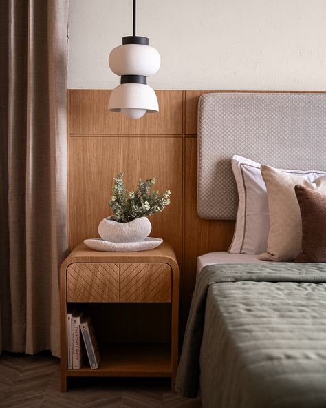 The private spaces of the Kābu home have a snug vibe ❤️ The Master Bedroom is enveloped in a subtle texture of warm tones - makes the room absolutely cozy. We made furniture using an oak wood veneer adding to the warmth. The furniture pieces are designed minimally to avoid the room from looking heavy. The bedside is ambiently lit with custom lights from @harshitajhamtanidesigns , only adding to the mood 😍   #studioipsa #masterbedroom #masterbedroomdesign #bedsidetable #lights #interiordesignideas #interiorinspiration #homedecor Warm Wood Bedside Table, Oak Wood Veneer, Oak Bedside Tables, Wood Bedside Table, Made Furniture, Furniture Pieces, Custom Lighting, Subtle Textures, Interior Design Studio