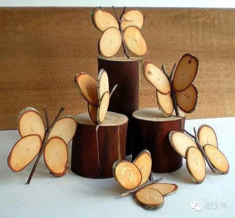 If you are looking for something fun and interesting to decorate your home, I have prepared for you a great collection of wood slice decor ideas that will Tre Kunst, Wood Slice Decor, Woodwork Ideas, Wood Slice Crafts, Deco Nature, Into The Wood, Forest School, Wood Creations, Butterfly Decorations