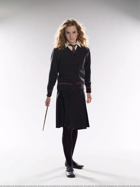 Harry Potter Dress Like Hermione Granger, Hermione Granger Quotes, Hermione Granger Costume, Hermione Costume, Hogwarts Uniform, Taylor Swift Photoshoot, Emma Watson Harry Potter, Everyday Cosplay, Festa Harry Potter