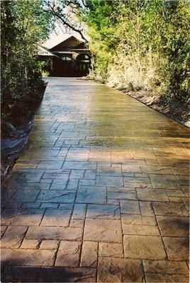 stamped concrete driveway Stamped Driveway, Stamped Concrete Designs, Stamped Concrete Patterns, Stamped Concrete Driveway, Stain Concrete, Driveway Ideas, Decoration Beton, Stamped Concrete Patio, Concrete Driveways