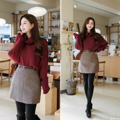 Korean Fashion Turtleneck, Maroon Top Outfit Work, Maroon Korean Outfit, Maroon Turtleneck Outfit, Loose Turtleneck Outfit, Asian Women Fashion Casual Outfit, Turtleneck And Skirt Outfit, Turtleneck Winter Outfit, Turtleneck Outfit Women