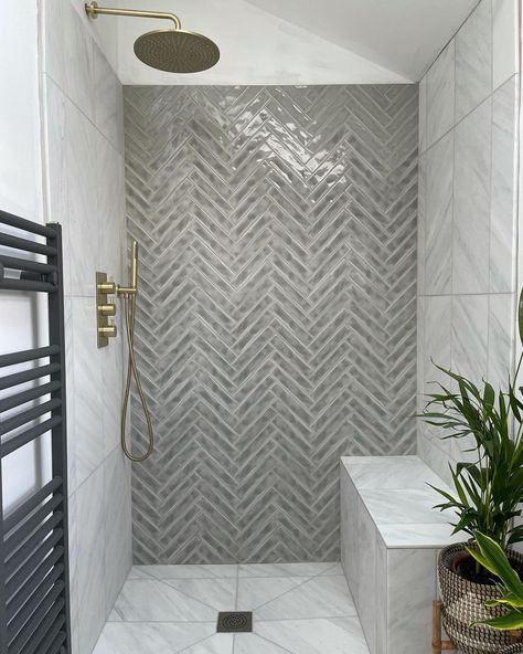 Herringbone Tile Bathroom Floor, Bathroom Herringbone Tile, Herringbone Tile Bathroom, Master Shower Tile, Herringbone Tiles, Glass Tile Bathroom, Master Bath Tile, Small Bathroom Interior, Bathroom Shower Walls