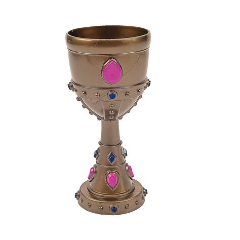 Molded Crown Goblets - OrientalTrading.com  One on each table with chocolate coins/candy and mardi gras beads overflowing Knights Party, Princess And Knight, Brave Party, Knight Birthday Party, Knight Birthday, Braves Party, Knights And Dragons, Castle Party, Toga Party