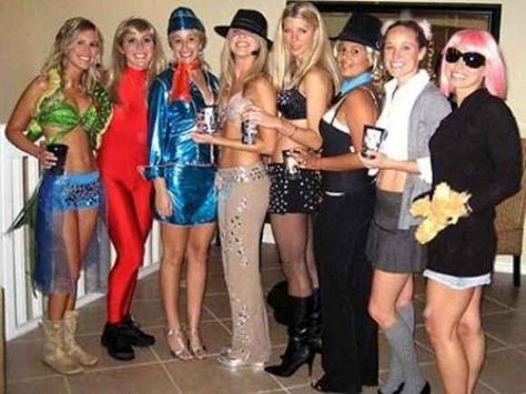 And Britney Spears | 25 Clever Halloween Costumes To Wear As A Group Britney Spears Group Costume, Britney Spears Halloween Costume, Britney Spears Costume, Group Halloween Costume Ideas, Best Group Halloween Costumes, Halloween Group, Clever Halloween, Clever Halloween Costumes, Hallowen Costume