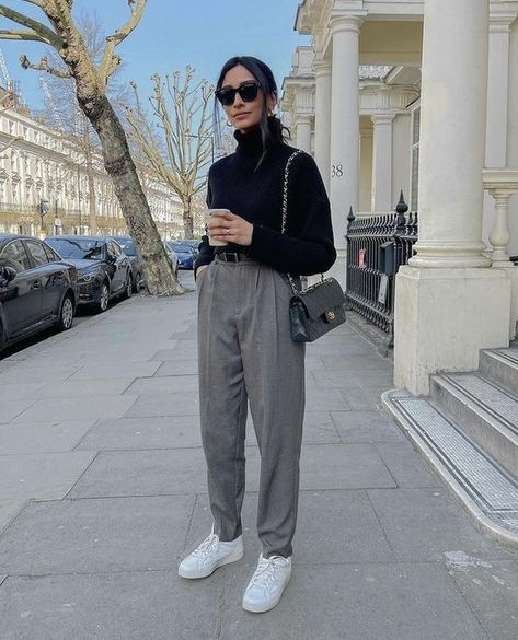 Grey Trousers Outfit Women, Hannah Cocobeautea, Grey Trousers Women, Grey Dress Pants Outfit, Grey Trousers Outfit, Grey Pants Outfit, Slacks Outfit, Dress Pants Outfits, Style Parisienne