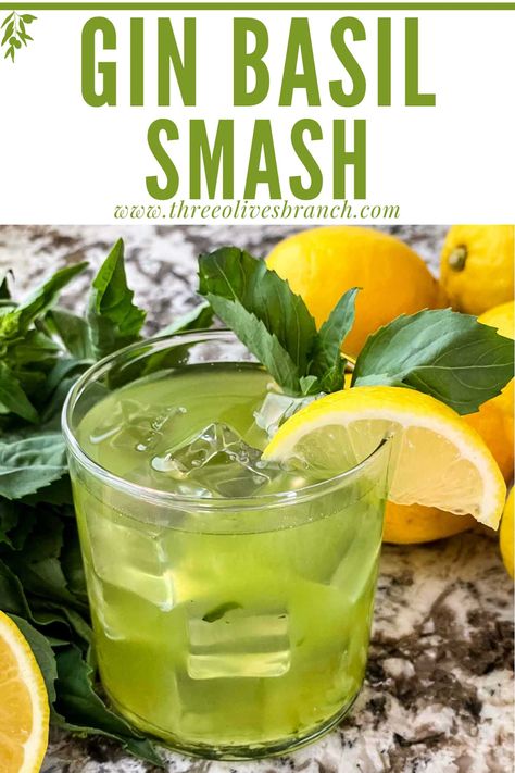 This Gin Basil Smash is a refreshing summer cocktail recipe! Made with lemon and basil herb Italian flavors. A bright spring citrus drink recipe that is vegan and gluten free. Gin Basil Smash, Basil Drinks, Tonic Cocktails, Basil Simple Syrup, Basil Cocktail, Basil Smash, Citrus Drinks, Tanqueray Gin, Basil Lemonade