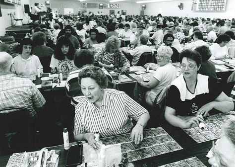 Vintage black & white photo ladies having fun playing Bingo (photographer unknown but if YOU know the name please do tell me so I can give credits) Bingo Pictures, Bingo Ideas, Lady Games, Inspiration Cards, Gambling Games, Game Pictures, Bingo Games, Photo Vintage, Old People