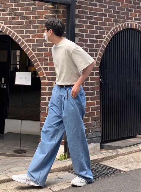 Denim Aesthetic Outfit Men, Admired Aesthetic, Big Pants Outfit, Basic Outfits Summer, Blue Jeans Outfit Men, Boys Aesthetic Outfits, Chicos Fashion, Asian Streetwear, Minimalist Fashion Men