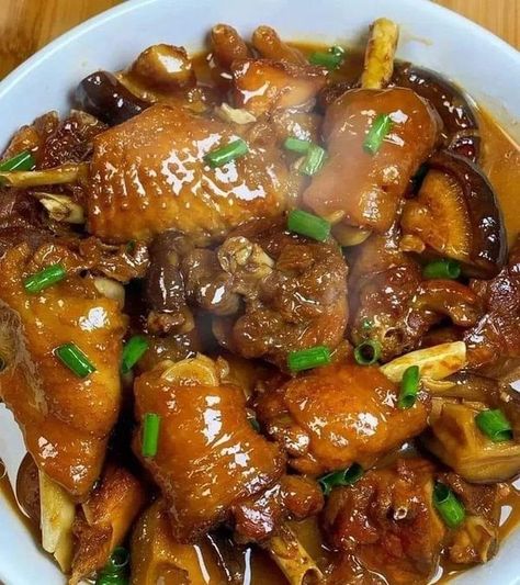 Braised Chicken Wings, Slow Cooker Chicken Fajitas, Mushroom Wine Sauce, Cantonese Food, Chicken Fajita Recipe, Steamed Chicken, Scalloped Potatoes Cheesy, Easy Asian Recipes, Fajita Recipe