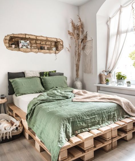 bed Flax bedding set &#34;Green&#39;&#39; is gentle natural and very soft bed linen set. The duvet Design Ložnic, Pallet Furniture Bedroom, Redecorate Bedroom, Teen Bedroom Decor, Bedroom Green, Small Room Bedroom, Wooden Pallets, Room Inspiration Bedroom, Room Ideas Bedroom