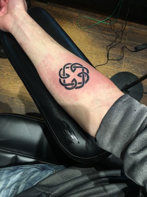 Father Daughter Celtic Knot, Knot Tattoos, Scott Tattoo, Tattoo Father, Wife Tattoos, Inspiring Tattoos, Father Daughter Tattoos, Tattoo 2023, Wife Tattoo