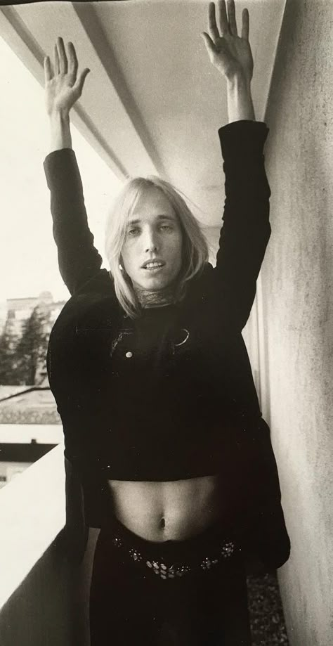 Tom Petty crop top Mary Janes Last Dance, Travelling Wilburys, Jeff Lynne, Roy Orbison, Tom Petty, Music People, George Harrison, Music Icon, Rolling Stones