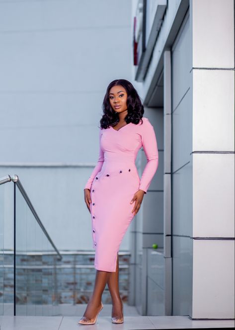 Pencil Gown Styles With Material, Crepe Material Gown Styles In Nigeria, Latest Materials Gown Styles For Ladies, Latest Office Dresses For Ladies, Corperate Gown, Graduation Attire For Women, Cooperate Gown For Ladies, Material Gown Styles In Nigeria, Office Gowns For Women