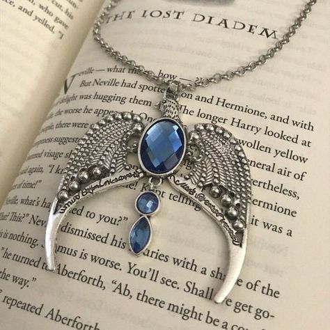 Rowena Ravenclaw Diadem, Ravenclaw Pride, Ravenclaw Aesthetic, Cho Chang, Shang Chi, Harry Potter Jewelry, Buku Harry Potter, Harry Potter Ravenclaw, Harry Potter Houses