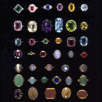 Victorian Jewellery, Sorrelli Jewelry, Living In London, Colored Stones, Napoleon Iii, Royal Jewels, Crown Jewels, Victoria And Albert, Fabulous Jewelry