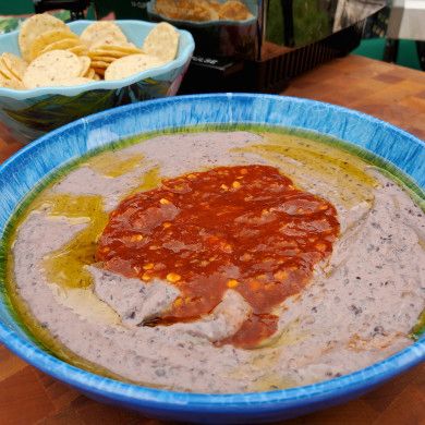 Sunny's 1, 2, 3 Spicy Bean Dip by Sunny Anderson Spicy Bean Dip, Bean Dip Recipe, The Kitchen Food Network, Dip Recipes Appetizers, Sunny Anderson, Bean Dip Recipes, Easy Apps, Tv Chefs, Bean Dip