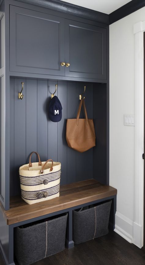 Mud Room Aesthetic, Early 1900s Home, Gym At Home Ideas, Mini Mudroom, Summer Room Ideas, Pole Barn Loft Ideas, Modern Teen Boy Bedroom, Cottage Hallway, Mudroom Entry