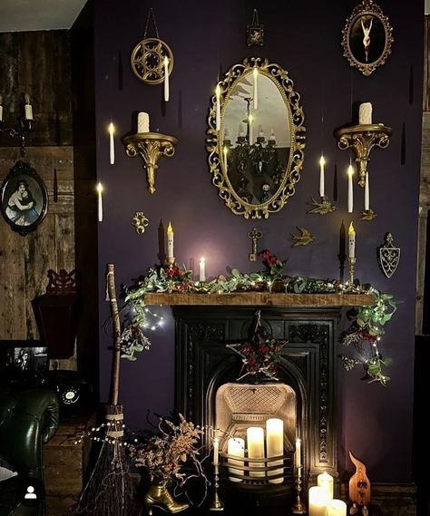 Witchy Living Room, Home Haunted House, Victorian Gothic Decor, Haunted House Decor, Witchy Room, Dark Home Decor, Goth Home, Goth Home Decor, Dark Home