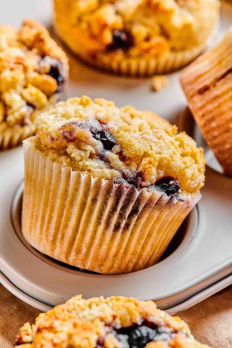 keto blueberry muffins. Easy Southern Recipes, Low Carb Blueberry Muffins, Almond Flour Blueberry Muffins, Lemon Blueberry Muffins Recipe, Keto Blueberry Muffins, Blueberry Muffins Recipe, Keto Blueberry, Lemon Blueberry Muffins, Muffin Recipes Blueberry