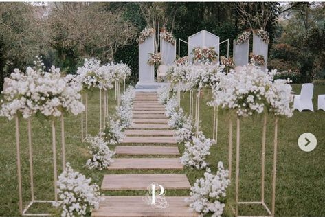 Walkway Design Wedding, Walkway Decor Wedding, Walkway Wedding Decor, Wedding Walkway Outdoor, Wedding Entrance Decor Walkways, Wedding Walkway Decor, Walkway For Wedding, Wedding Walkway Ideas, Outdoor Weeding