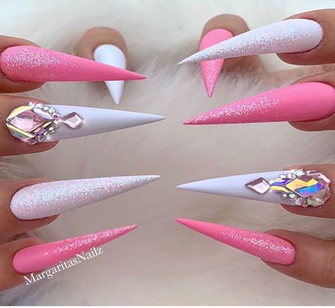 Baddie Nails Instagram Long, Pink And White Glitter Nails, Stiletto Nails With Rhinestones, Pink Chrome Nail Designs, Baddie Nails Instagram, Pink Chrome Nail, White Stiletto Nails, Blue Nail Art Designs, Pink Chrome Nails