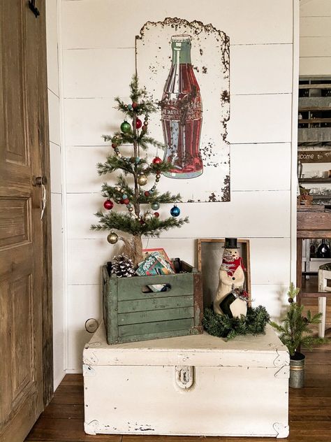 Here is how to style a crate for Christmas, because Everything Looks Better in a Crate. Easy to pull together with items you have on hand. Fun Pinterest Challenge project that cost nothing to make. #diychristmas #christmasdecorating #repurposedchristmasdecor Vintage Wood Crates, Christmas Tree Cookies, Little Christmas Trees, Old Christmas, Christmas Porch, Mini Christmas Tree, Antique Christmas, Farmhouse Christmas Decor, Christmas Past