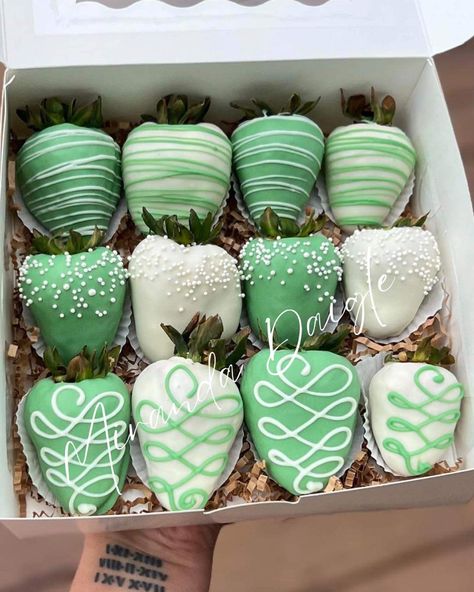 White And Green Chocolate Covered Strawberries, Green And White Strawberries, Pink And Green Chocolate Strawberries, Sage Green Chocolate Covered Pretzels, Mint Green Sweet 16 Decorations, Green And White Chocolate Strawberries, Mint Green Theme Birthday Party, Green Dipped Strawberries, Mint Green Birthday Theme