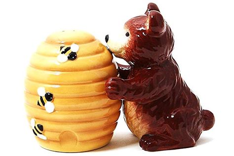 Salt N Pepper, Milk N Cookies, Ceramic Hand, Ceramic Ideas, Salt Shaker, Ceramic Kitchen, Salt And Pepper Set, Kitchen Dishes, Grizzly Bear