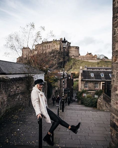 Disney's got nothing on Edinburgh Castle Scottish Aesthetic, Scotland Outfit, Edinburgh Photography, Visit Manchester, Edinburgh Travel, Visit Edinburgh, Honeymoon Photos, Wine Bars, Outfit For Travel