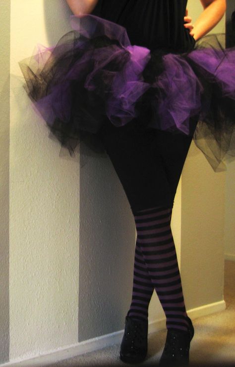 Tutu Diy, Diy Fantasia, Witch Tutu, Tutu Tutorial, Peacock Costume, How To Make Tutu, Diy Tutu, Witch Costumes, Hallowen Costume